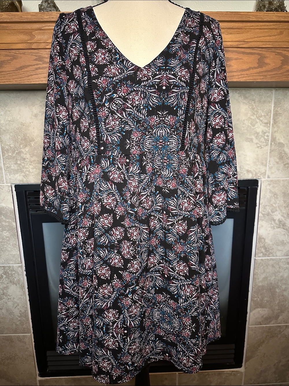 Black Boho 3/4 Sleeve Dress Juniors L With Floral Metallic Print